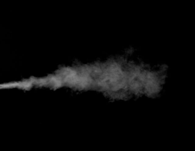 給湯器から煙が出た場合の対処法と予防方法
