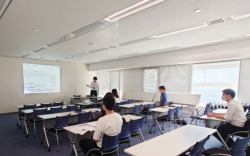 TOTO横浜ショールームにてトイレに関する研修を受けました